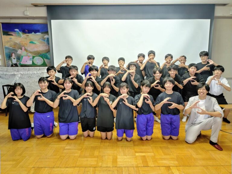 板倉中学校・館林第四中学校合同ストレッチ教室の様子